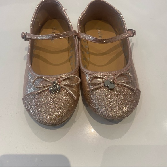 Dress shoes for girl sparkly pink in good condition😊 - Picture 2 of 4